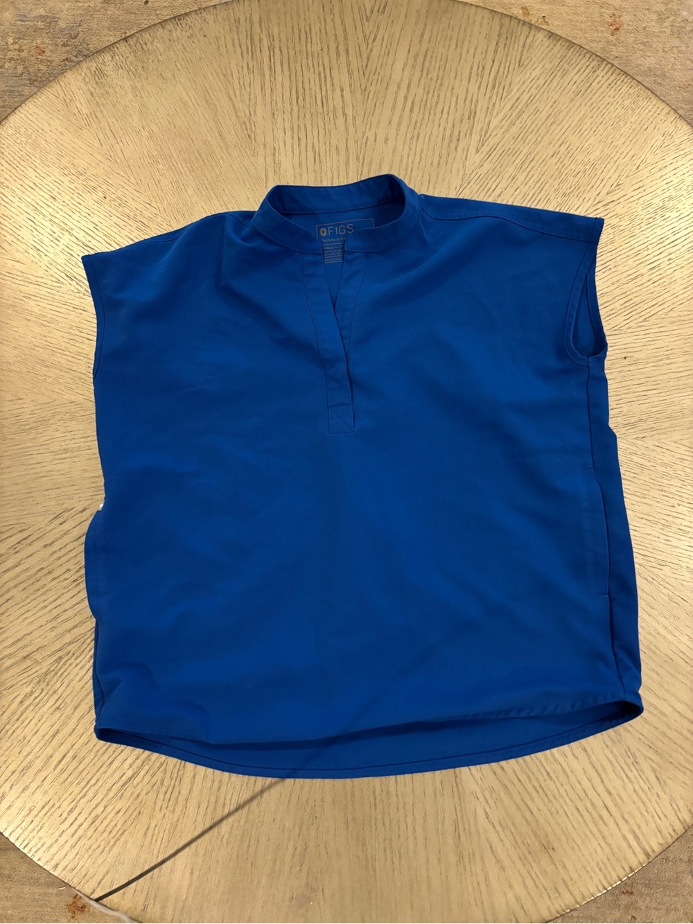 FIGS Technical Collection Catarina One-Pocket Scrub Top XS | Royal Blue | EUC